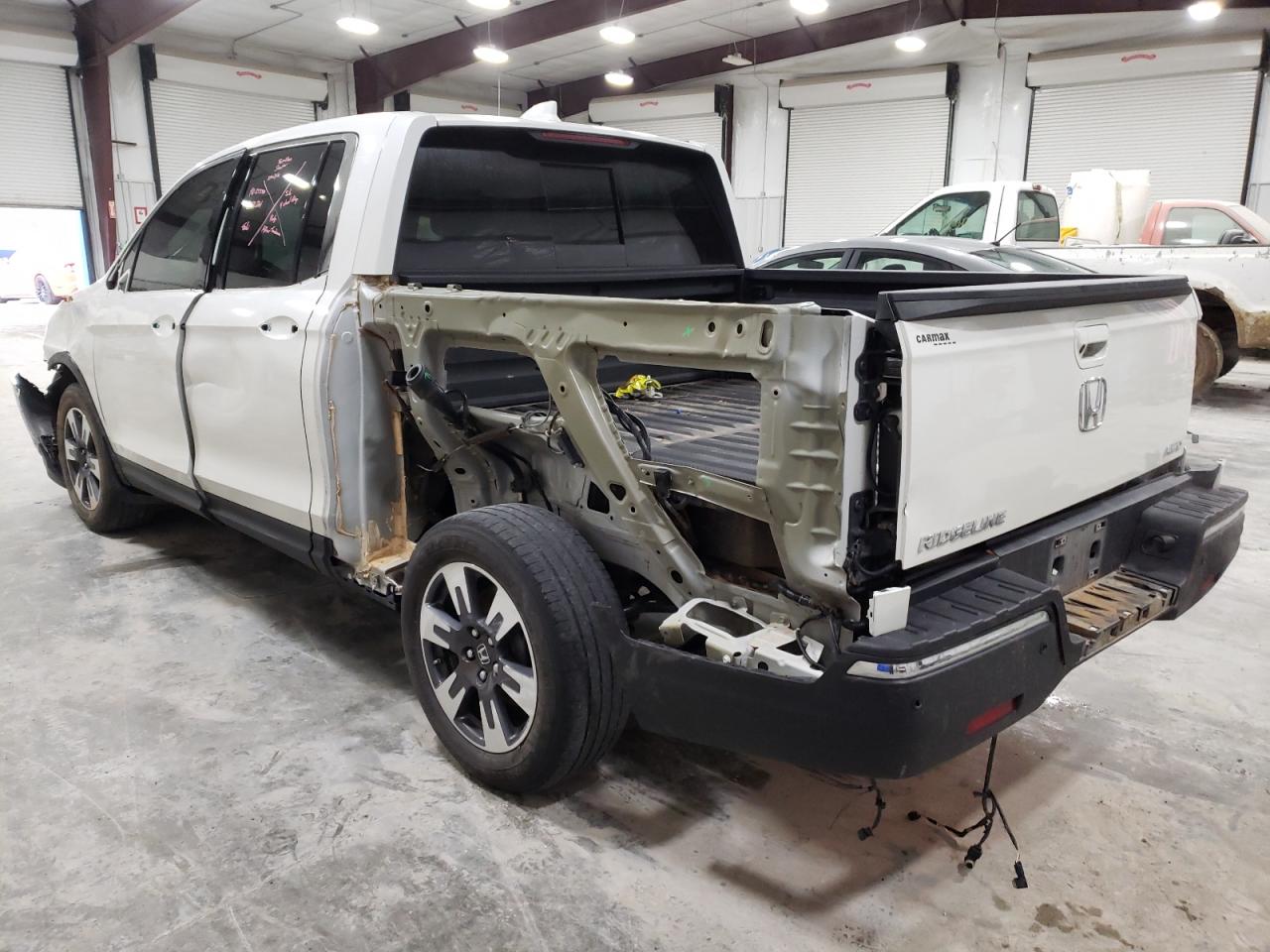 Photo 3 from auction – 2017 HONDA RIDGELINE with VIN 5FPYK3F75HB035396