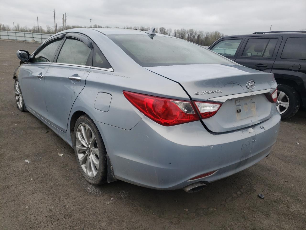Photo 3 from auction – 2011 HYUNDAI SONATA SE with VIN 5NPEC4AC3BH277339