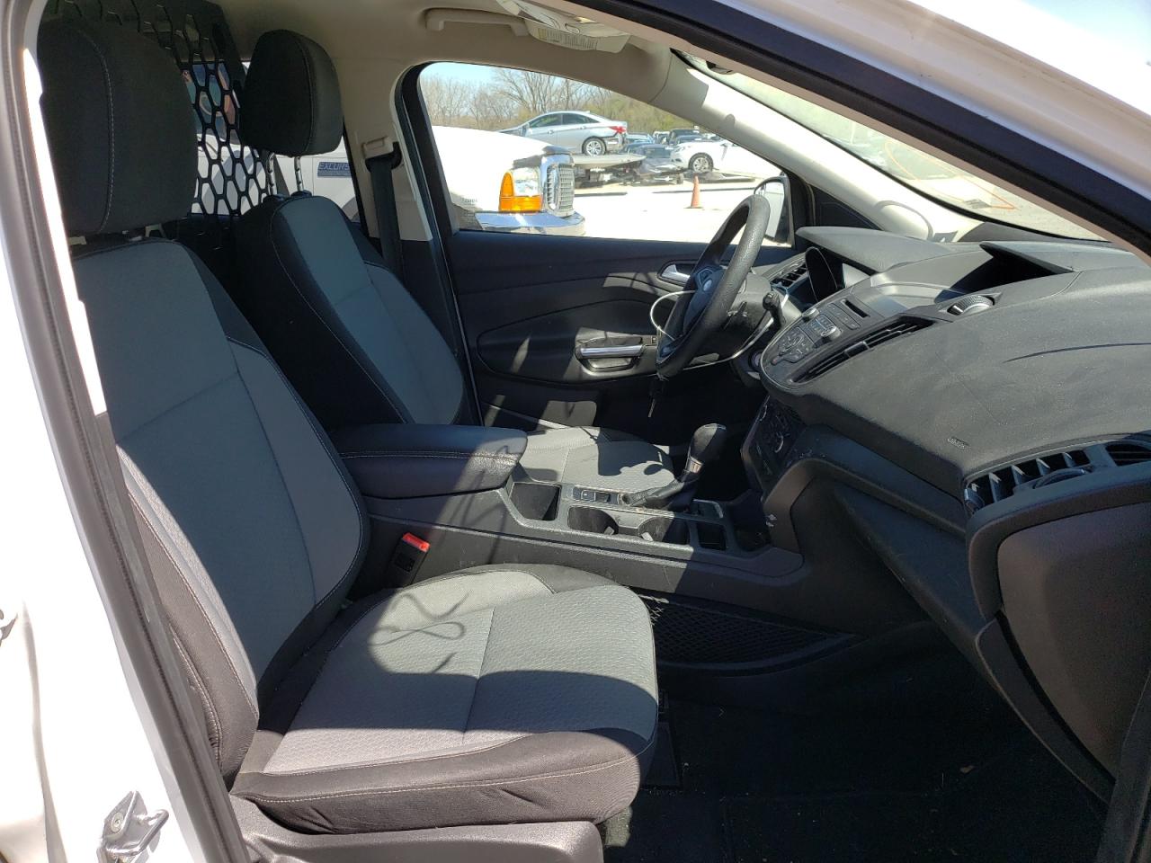 Photo 5 from auction – 2017 FORD ESCAPE SE with VIN 1FMCU0GD9HUC82133