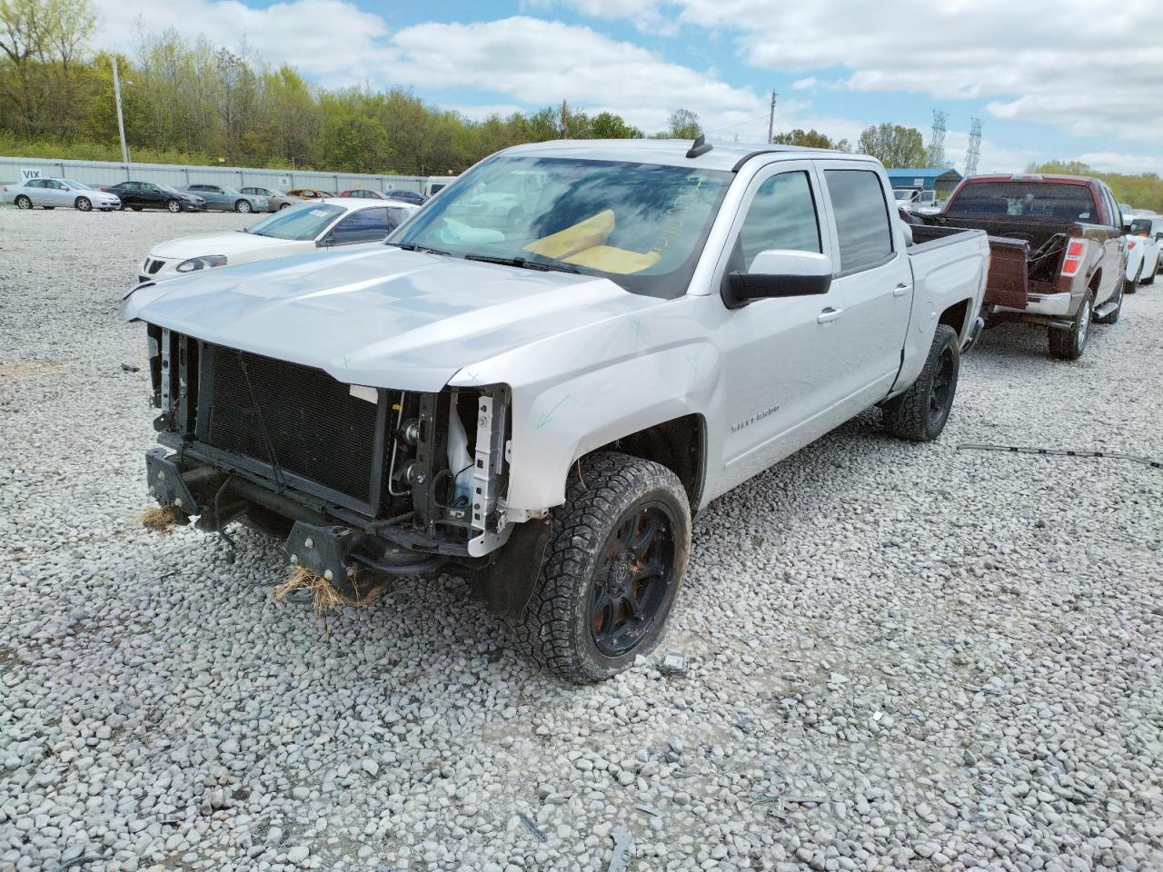Photo 2 from auction – 2018 CHEVROLET SILVERADO with VIN 3GCUKREC3JG641045