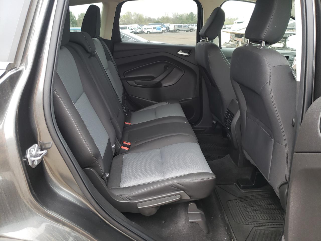 Photo 6 from auction – 2018 FORD ESCAPE SE with VIN 1FMCU9GD6JUD13316