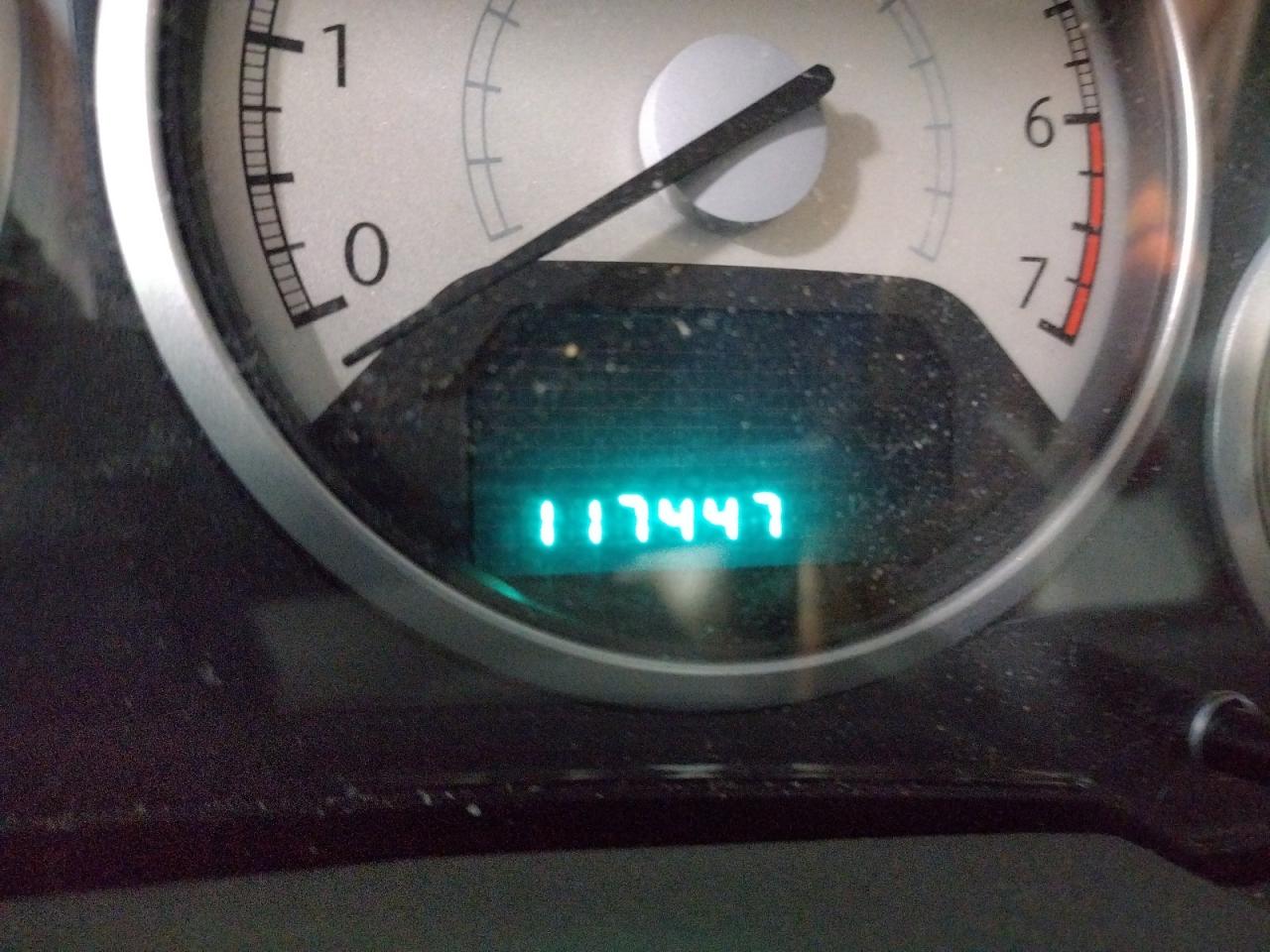 Photo 8 from auction – 2008 CHRYSLER TOWN & COU with VIN 2A8HR64X88R762733