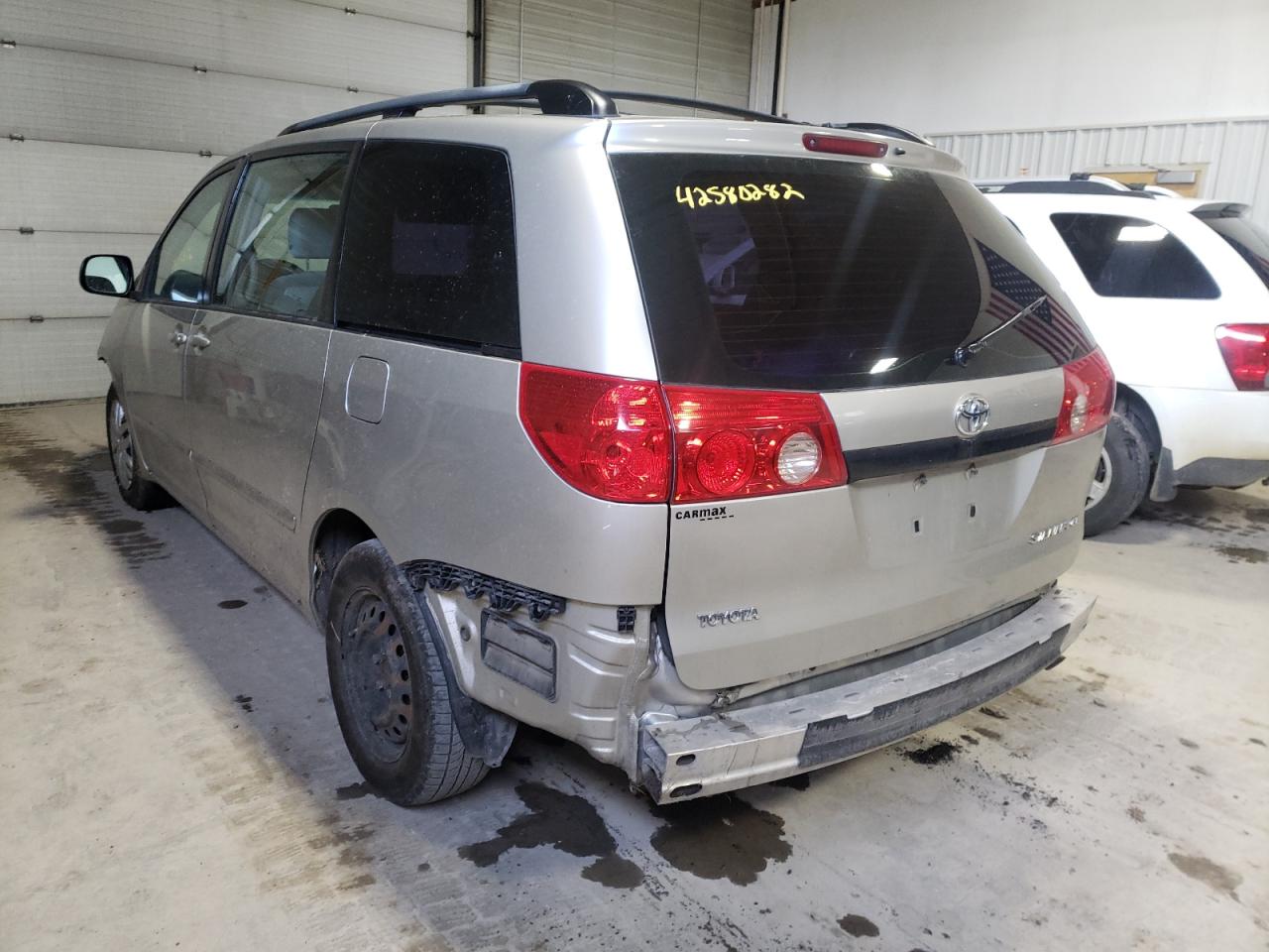 Photo 3 from auction – 2007 TOYOTA SIENNA CE with VIN 5TDZK23C27S033852