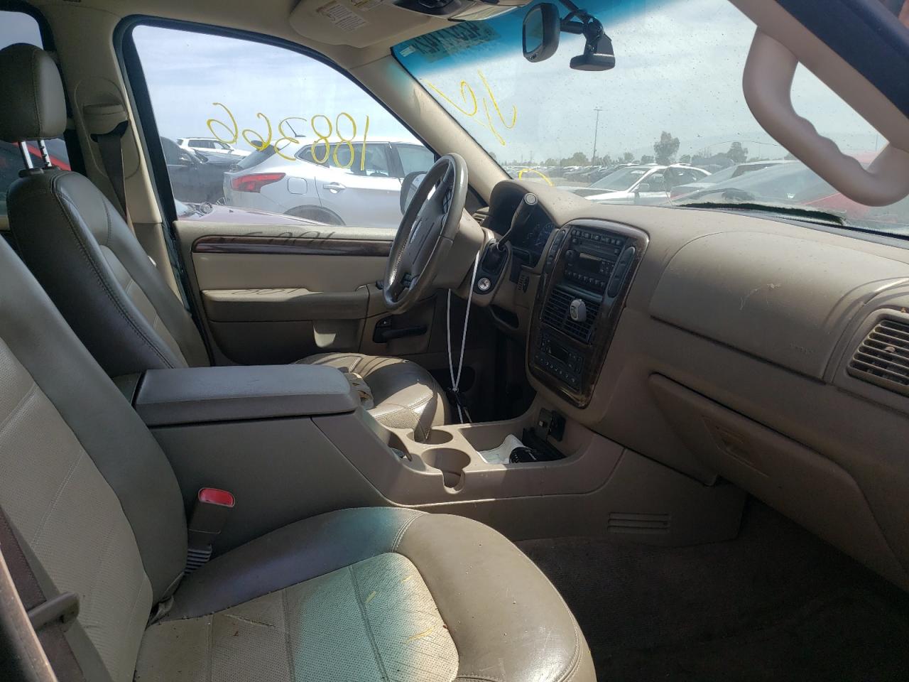 Photo 5 from auction – 2002 FORD EXPLORER E with VIN 1FMDU64K42ZC54728