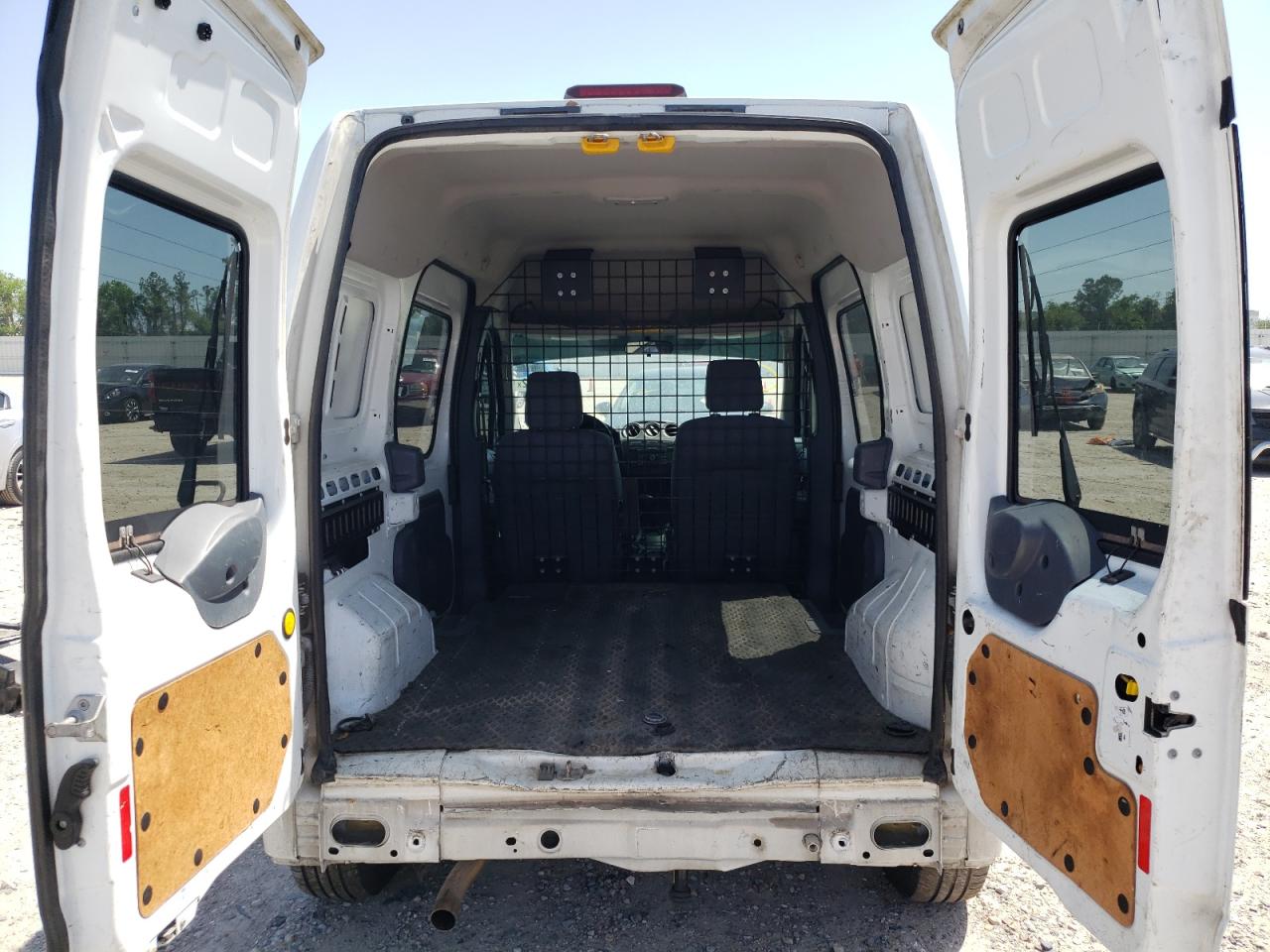 Photo 6 from auction – 2010 FORD TRANSIT CO with VIN NM0LS6BN6AT018616