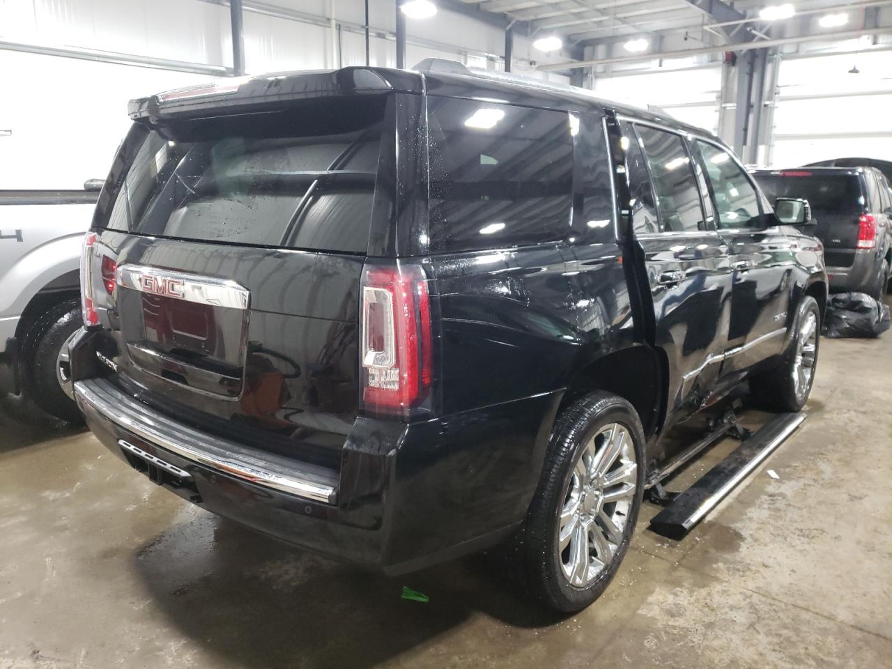 Photo 4 from auction – 2016 GMC YUKON DENA with VIN 1GKS2CKJ8GR163256