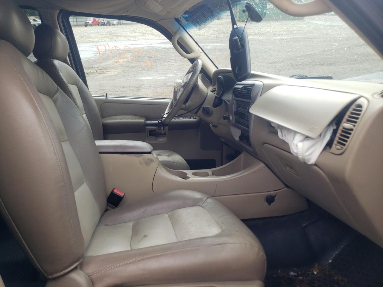 Photo 5 from auction – 2003 FORD EXPLORER S with VIN 1FMZU67E83UB49006