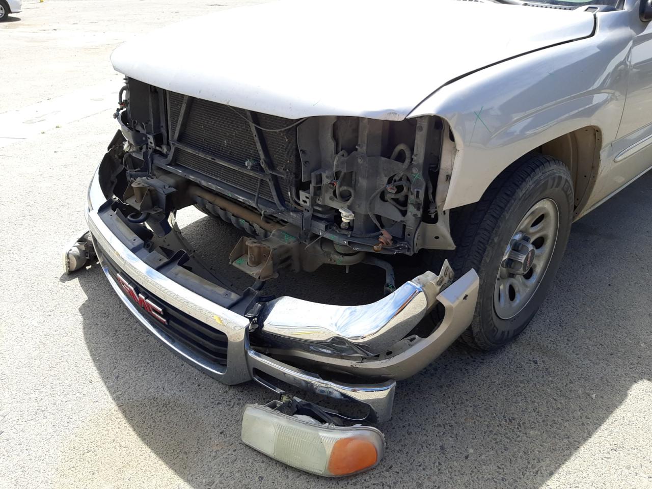Photo 9 from auction – 2007 GMC NEW SIERRA with VIN 2GTEC13V871173824