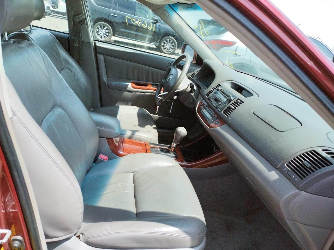 Photo 5 from auction – 2004 TOYOTA CAMRY LE with VIN 4T1BE30K94U291900