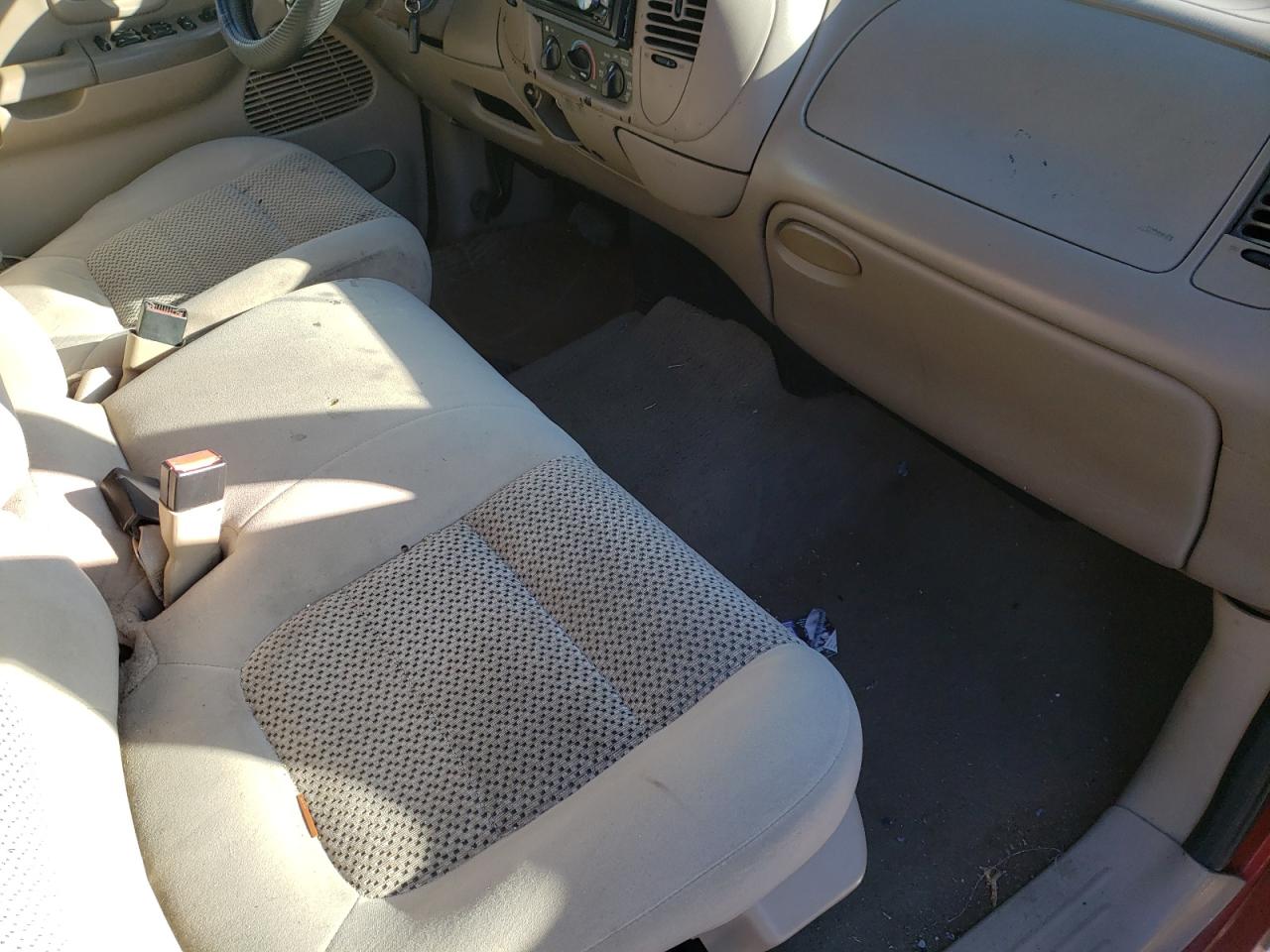 Photo 5 from auction – 2002 FORD F150 SUPER with VIN 1FTRW07L32KE14239
