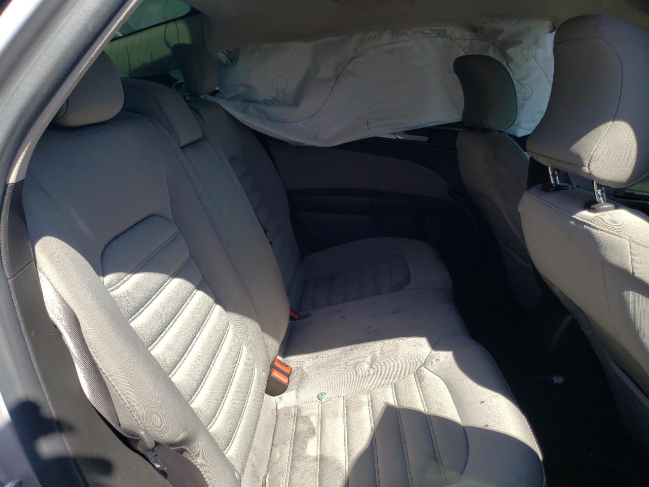 Photo 6 from auction – 2015 FORD FUSION S with VIN 3FA6P0G7XFR296359