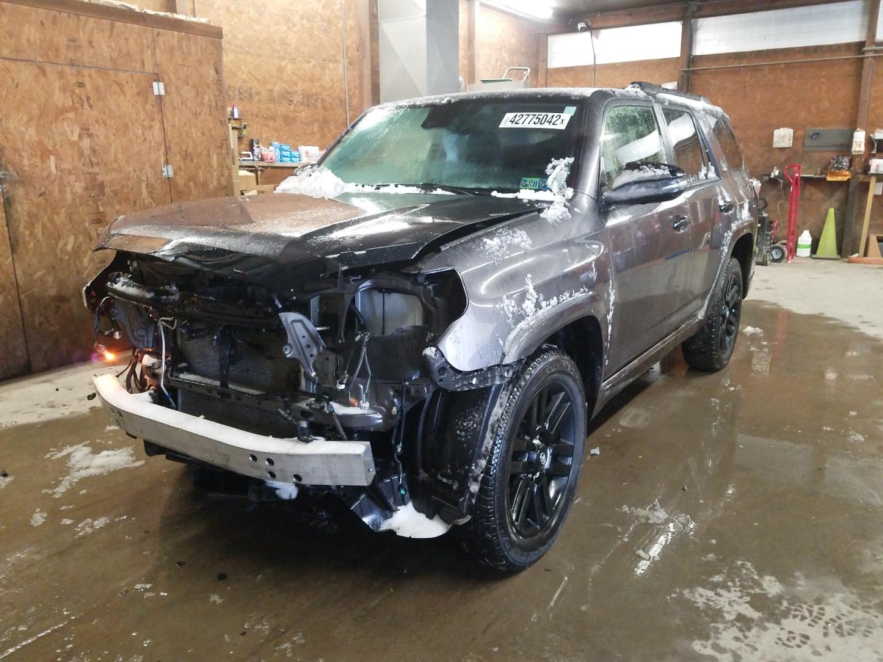 Photo 2 from auction – 2020 TOYOTA 4RUNNER SR with VIN JTEBU5JR5L5752917
