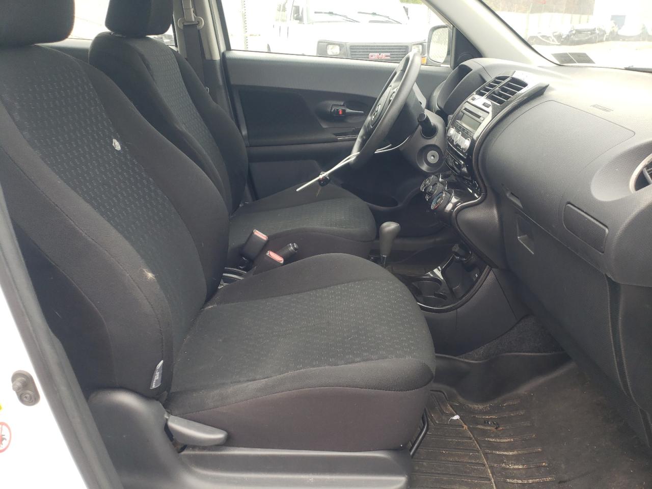 Photo 5 from auction – 2008 SCION XD with VIN JTKKU10418J024375