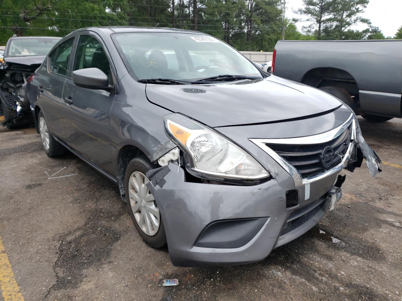 NISSAN VERSA S 2019 with VIN 3N1CN7AP1KL808658 - Photo from auction