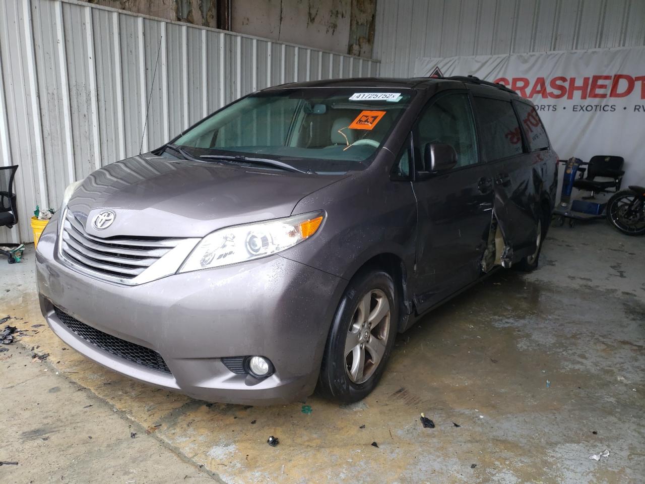 Photo 2 from auction – 2012 TOYOTA SIENNA XLE with VIN 5TDYK3DCXCS265528