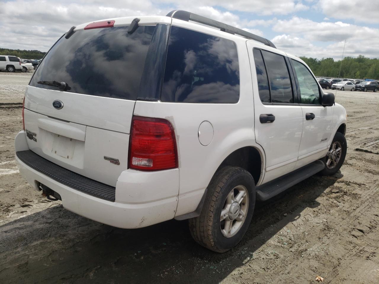 Photo 4 from auction – 2005 FORD EXPLORER X with VIN 1FMZU73K05UB28980