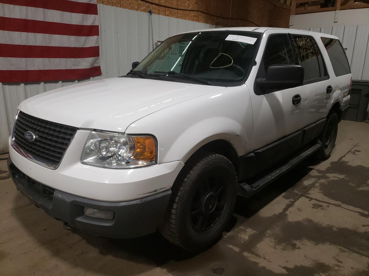 Photo 2 from auction – 2005 FORD EXPEDITION with VIN 1FMPU16545LA84160