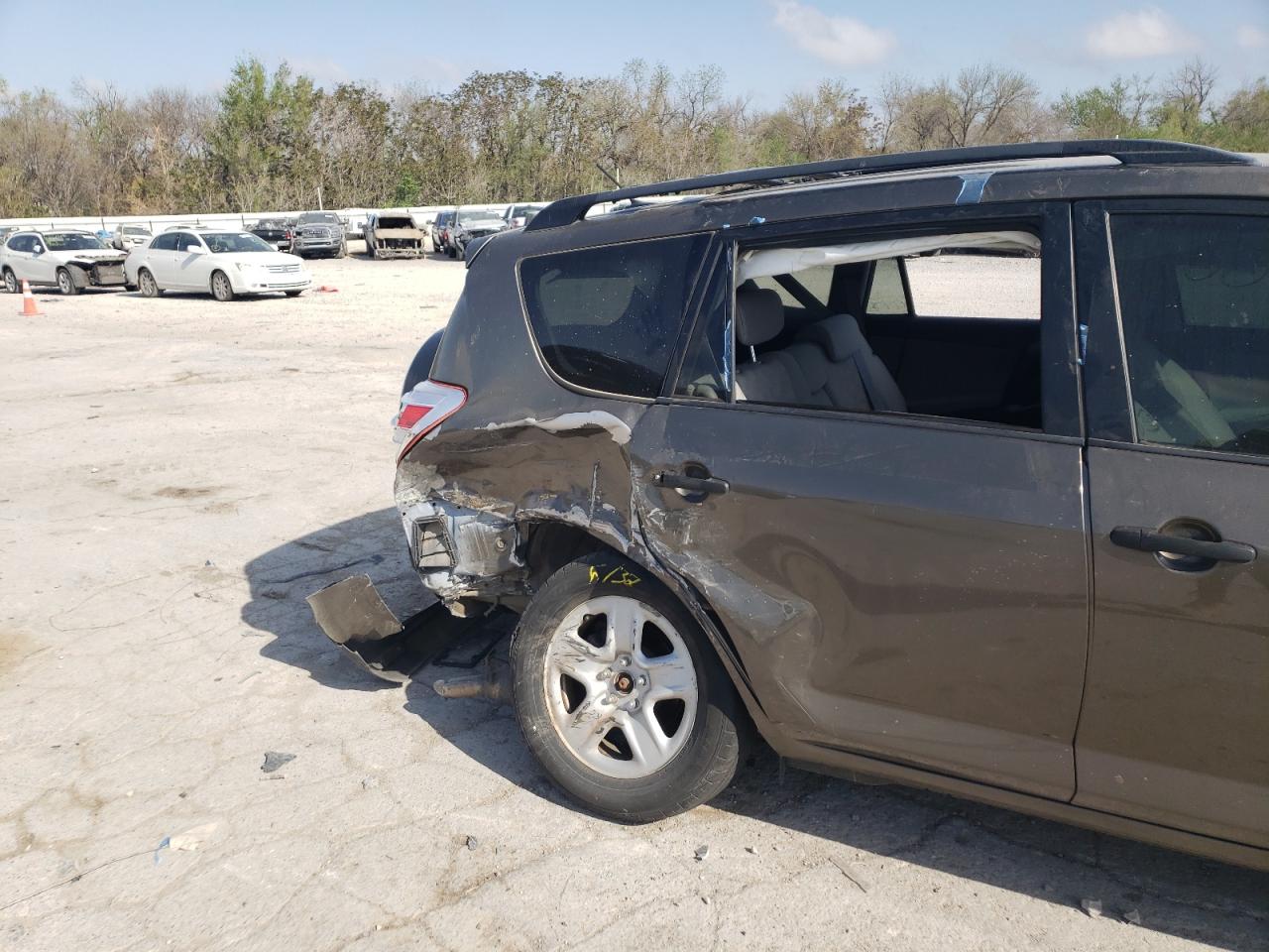 Photo 9 from auction – 2011 TOYOTA RAV4 with VIN 2T3BF4DV1BW085109