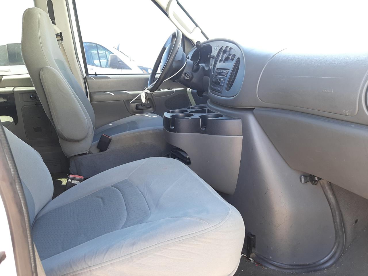 Photo 5 from auction – 2007 FORD ECONOLINE with VIN 1FDSS31L37DB31712