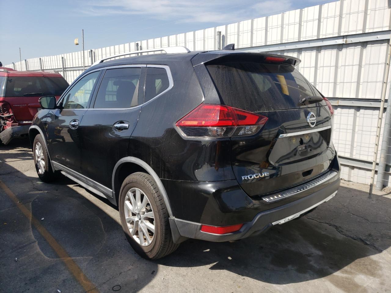 صورة رقم 3 من المزاد - 2017 NISSAN ROGUE S مع VIN KNMAT2MT8HP607262
