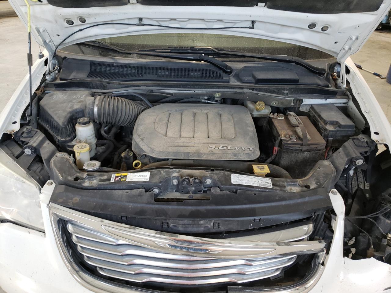 Photo 7 from auction – 2013 CHRYSLER TOWN & COU with VIN 2C4RC1BG1DR662258
