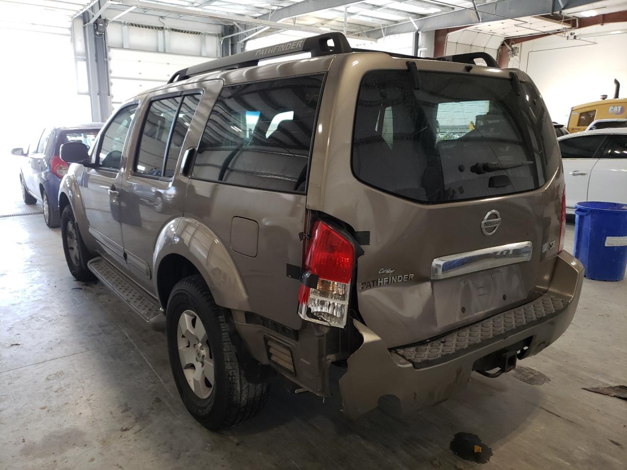 Photo 3 from auction – 2005 NISSAN PATHFINDER with VIN 5N1AR18W95C763144