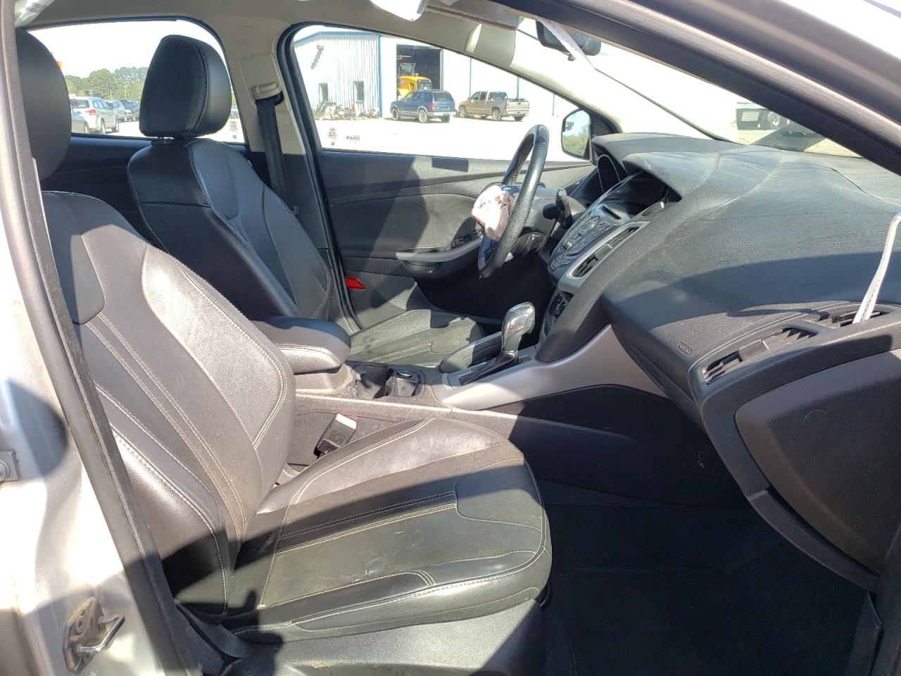 Photo 5 from auction – 2013 FORD FOCUS SE with VIN 1FADP3K23DL272842