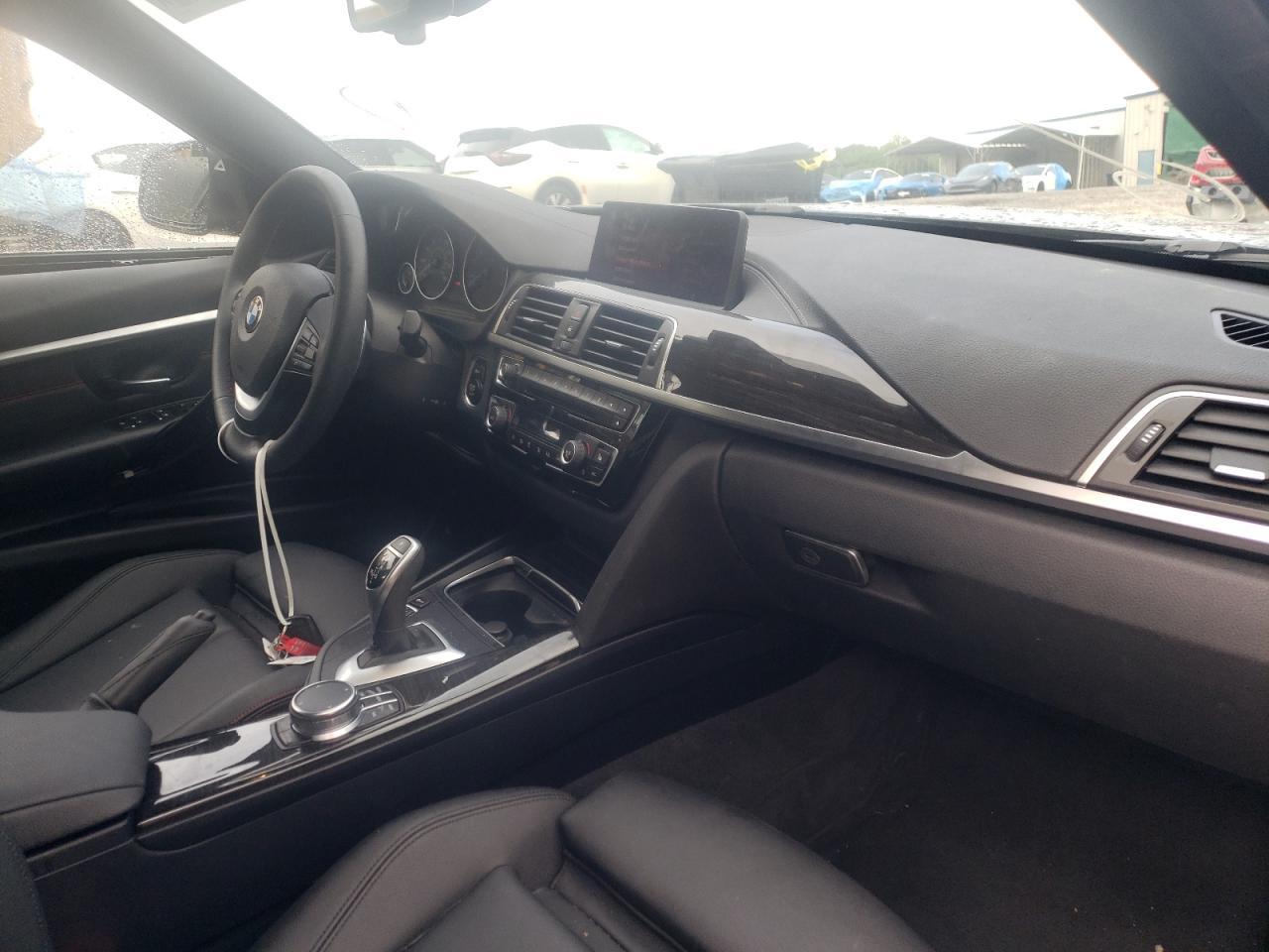 Photo 9 from auction – 2018 BMW 330 XI with VIN WBA8D9C59JEM32011
