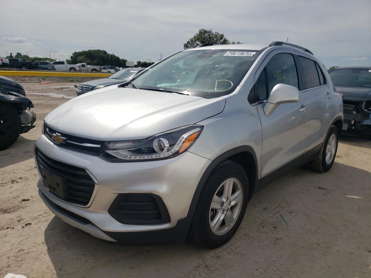Photo 2 from auction – 2017 CHEVROLET TRAX 1LT with VIN 3GNCJLSB3HL253426