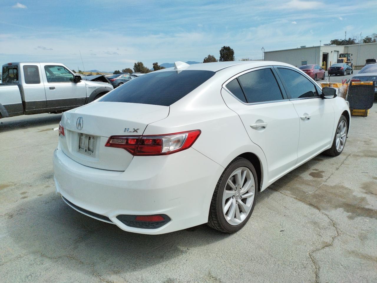 Photo 4 from auction – 2016 ACURA ILX PREMIU with VIN 19UDE2F71GA020802