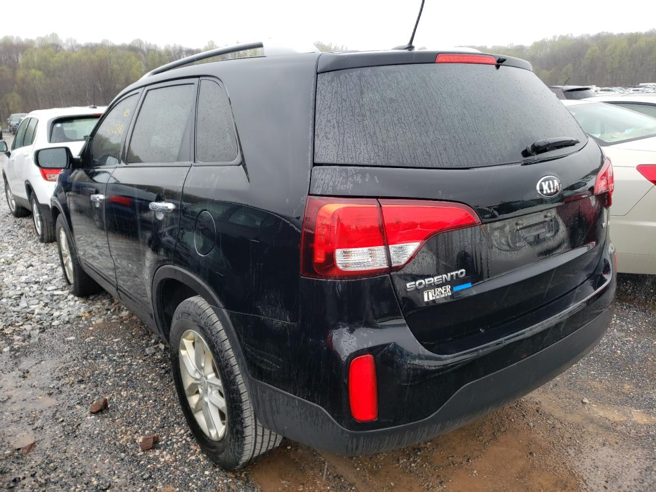Photo 3 from auction – 2015 KIA SORENTO LX with VIN 5XYKTDA70FG608087
