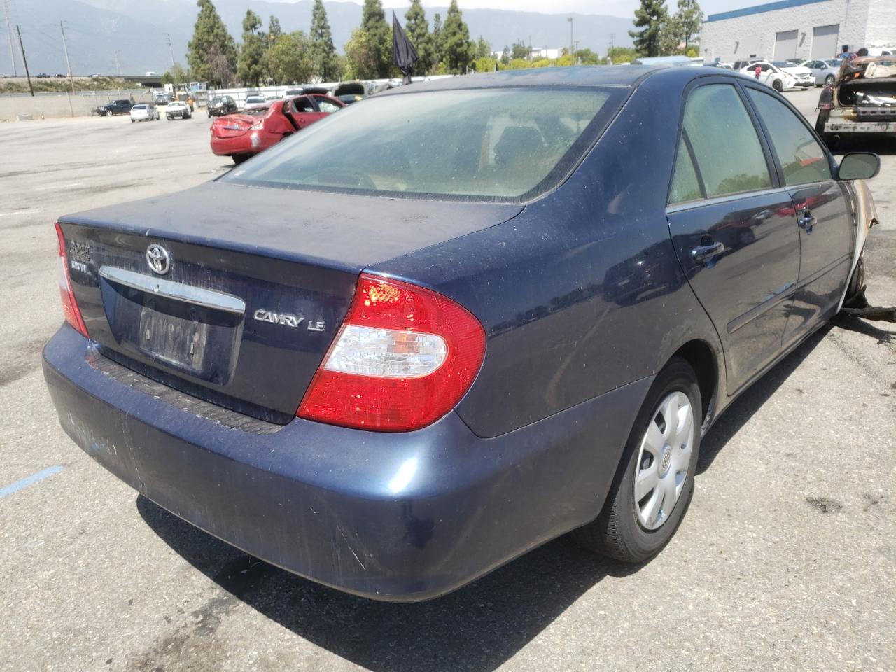 Photo 4 from auction – 2004 TOYOTA CAMRY LE with VIN 4T1BE32K14U379322