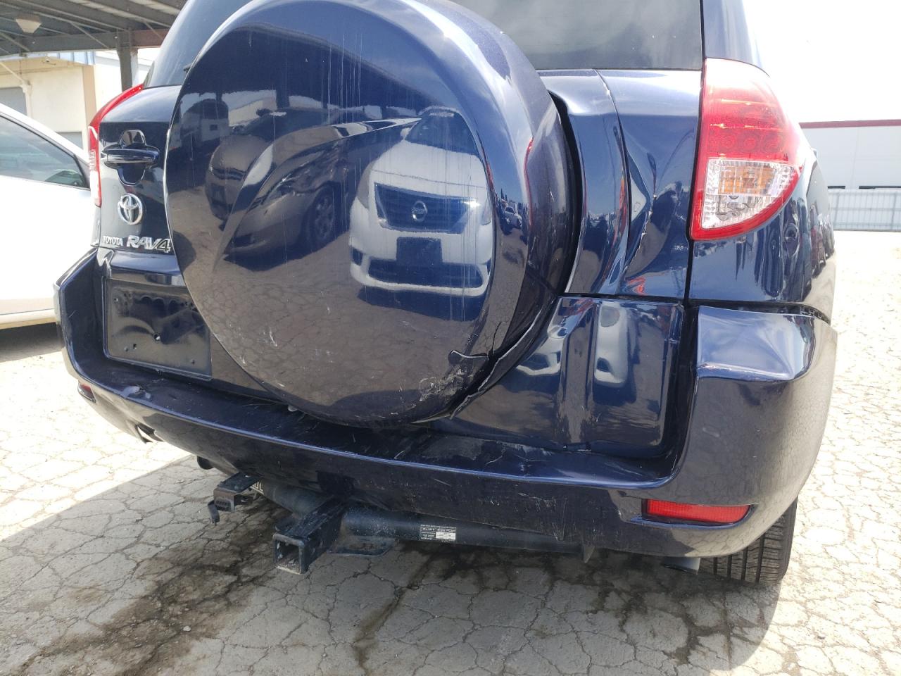 Photo 9 from auction – 2006 TOYOTA RAV4 LIMIT with VIN JTMZD34VX65020786