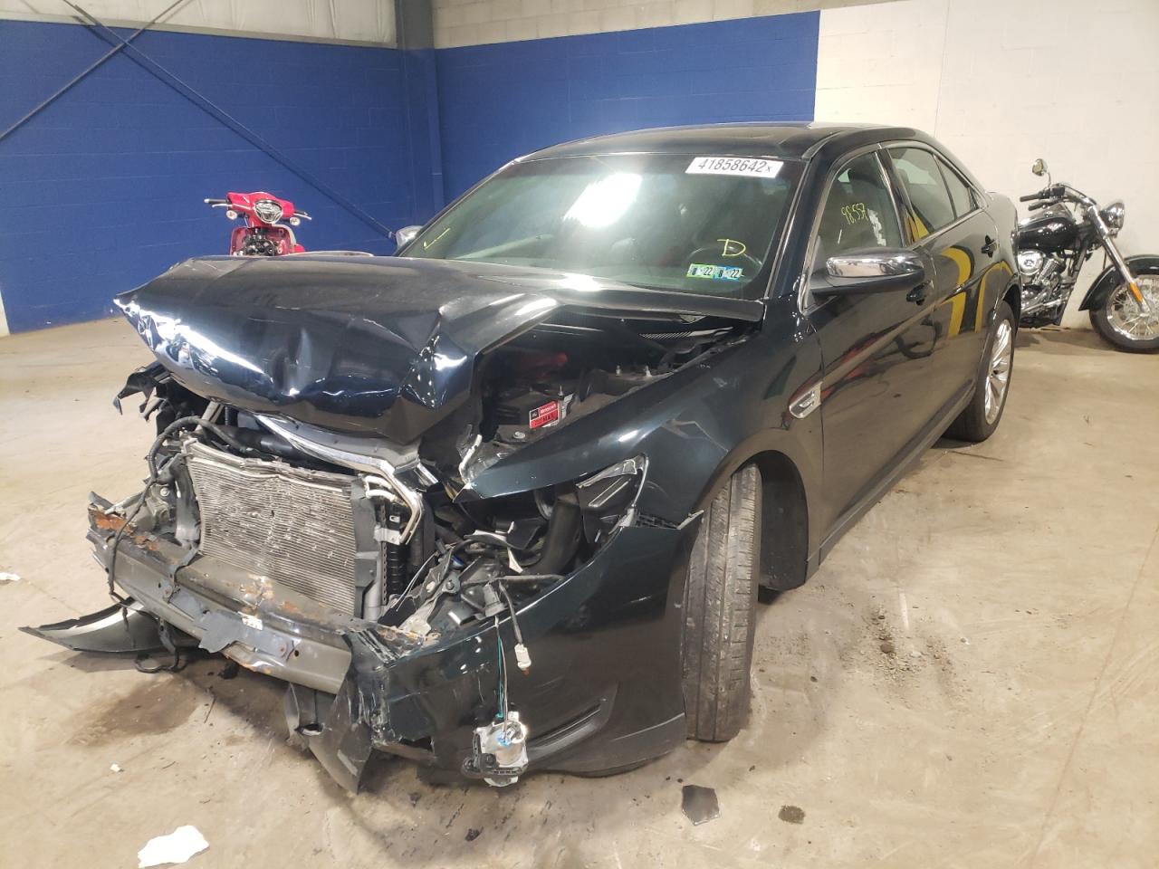 Photo 2 from auction – 2015 FORD TAURUS LIM with VIN 1FAHP2F82FG106351