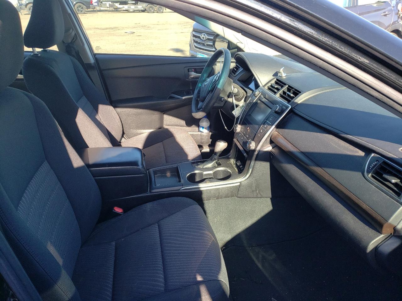 Photo 5 from auction – 2016 TOYOTA CAMRY LE with VIN 4T4BF1FK9GR561548