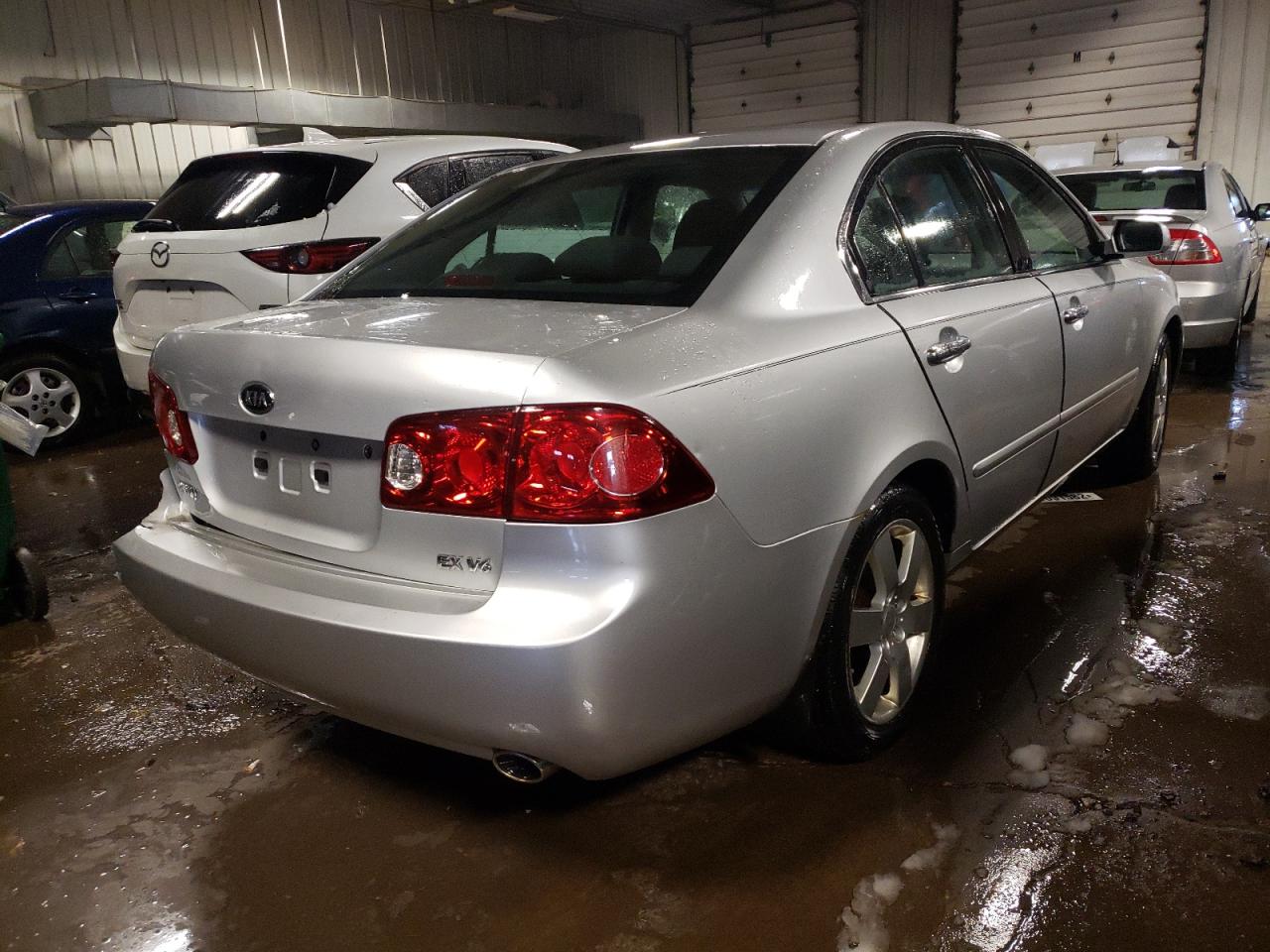 Photo 4 from auction – 2008 KIA OPTIMA LX with VIN KNAGE124785215828