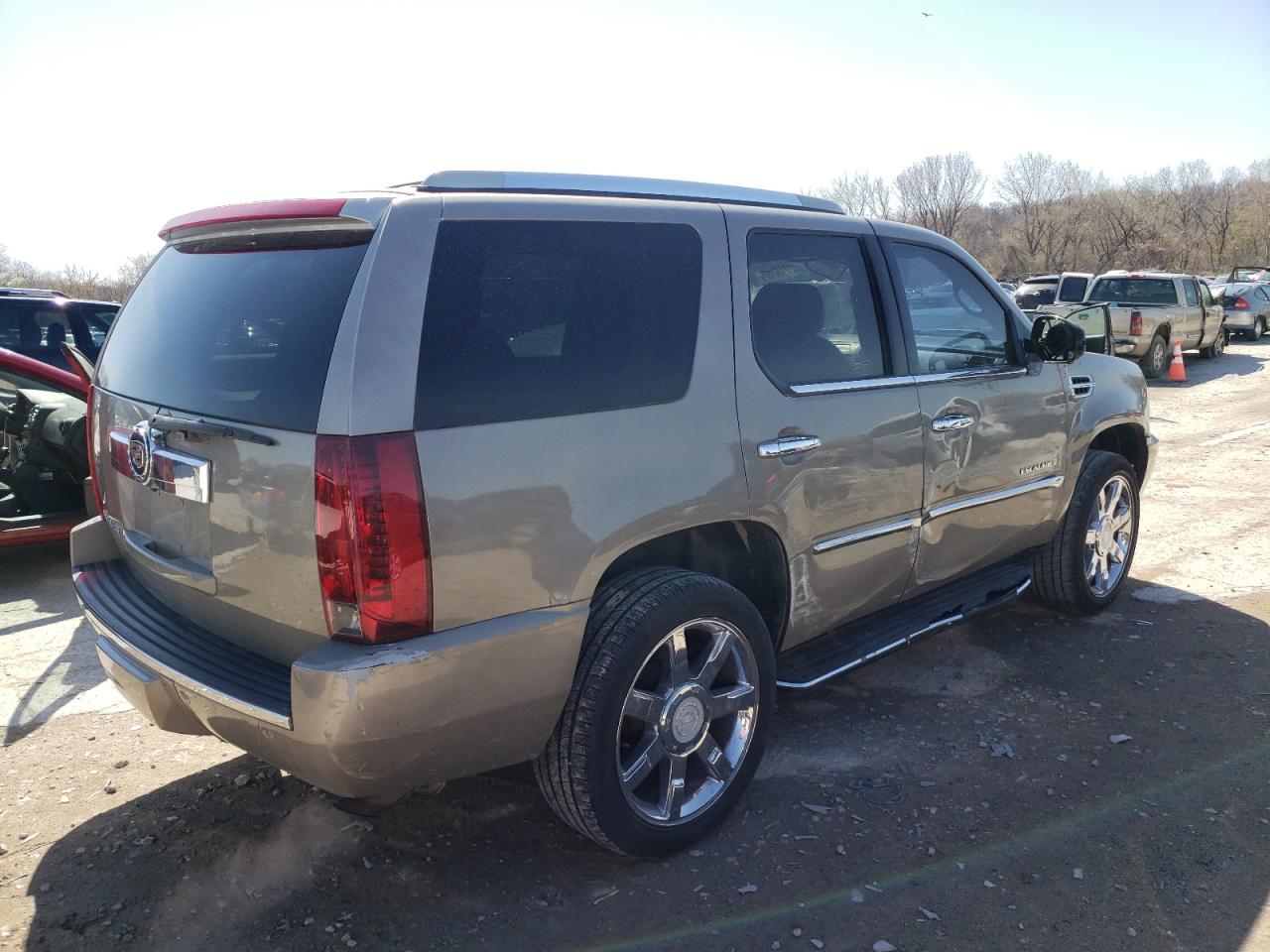 Photo 4 from auction – 2007 CADILLAC ESCALADE L with VIN 1GYFK63897R100624