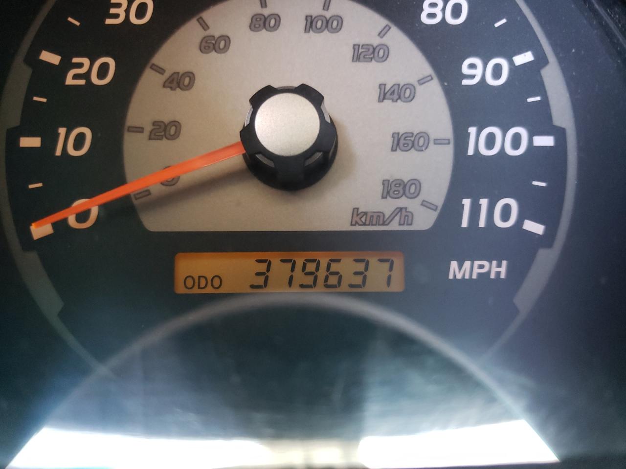 Photo 8 from auction – 2004 TOYOTA 4RUNNER SR with VIN JTEZU14R340019279
