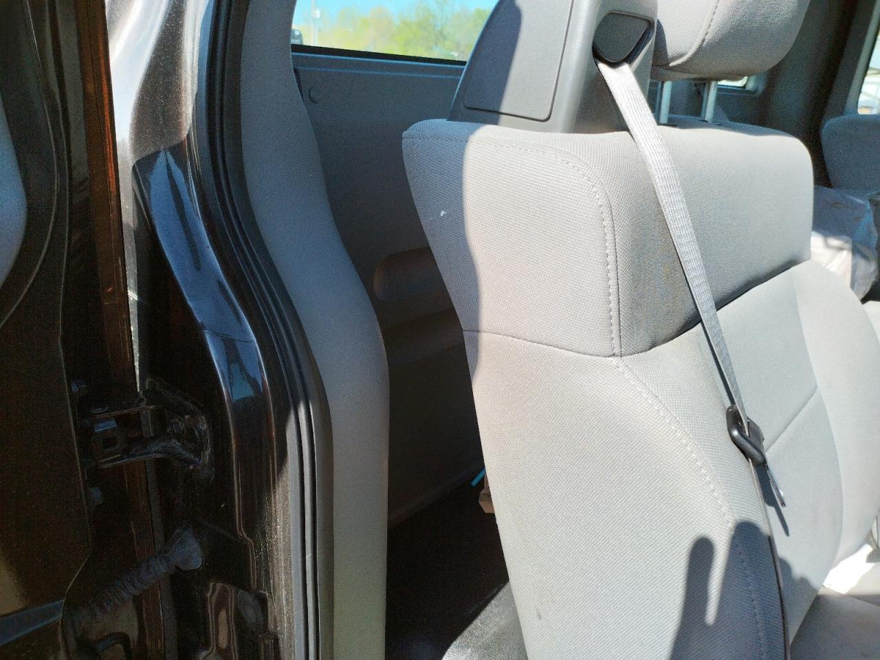 Photo 6 from auction – 2006 FORD F150 with VIN 1FTRF12W56NA95387