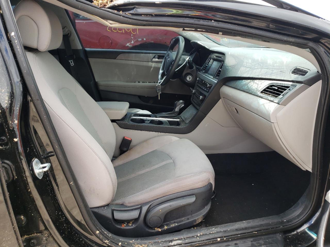 Photo 5 from auction – 2016 HYUNDAI SONATA SE with VIN 5NPE24AF9GH277804
