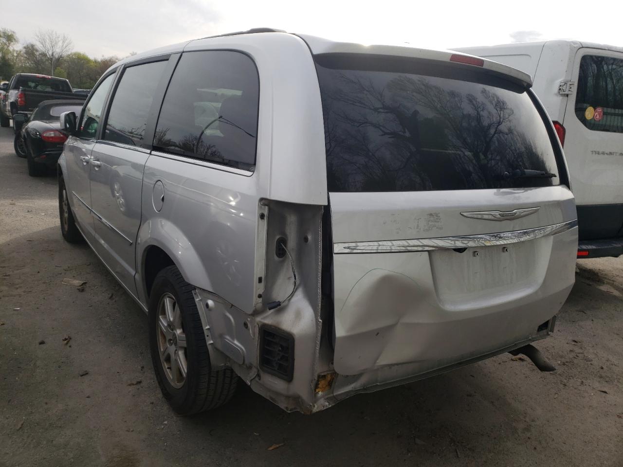 Photo 3 from auction – 2012 CHRYSLER TOWN & COU with VIN 2C4RC1BG7CR251851