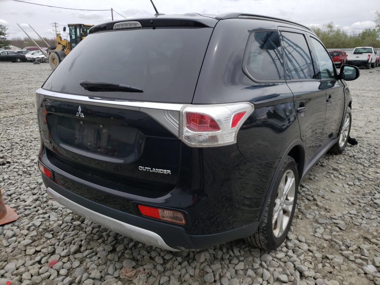 Photo 4 from auction – 2015 MITSUBISHI OUTLANDER with VIN JA4AD3A35FZ004191