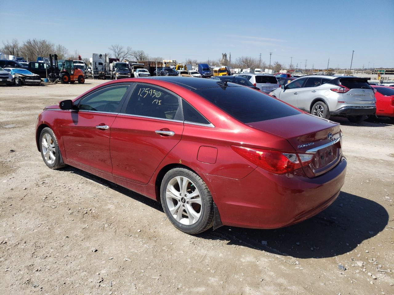 Фото 3 с аукциона – 2012 HYUNDAI SONATA SE с VIN 5NPEC4AC1CH360284