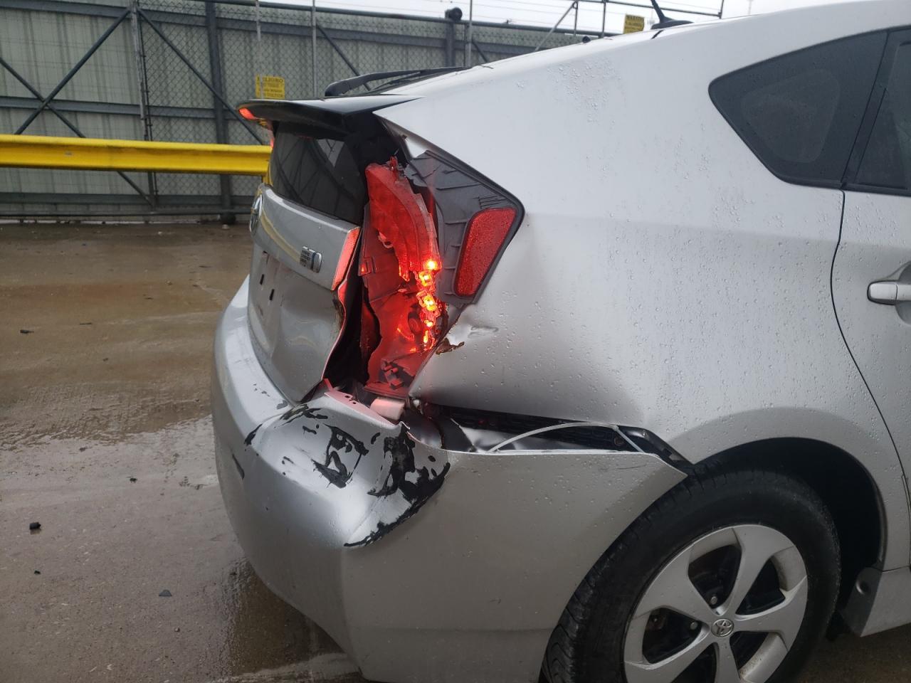 Photo 9 from auction – 2012 TOYOTA PRIUS with VIN JTDKN3DU8C5470230