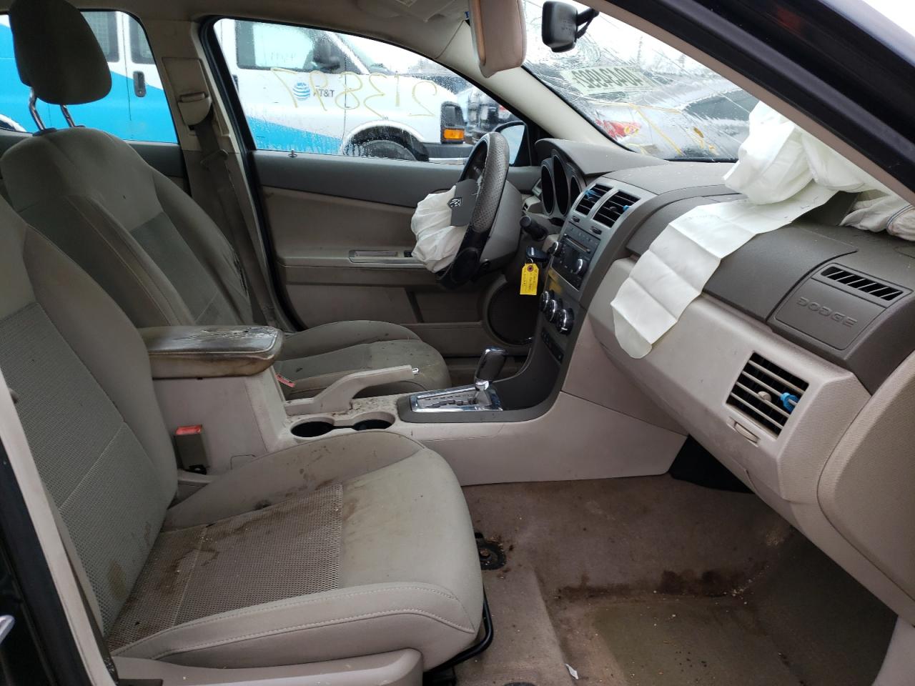 Photo 5 from auction – 2010 DODGE AVENGER R/ with VIN 1B3CC5FB4AN115006