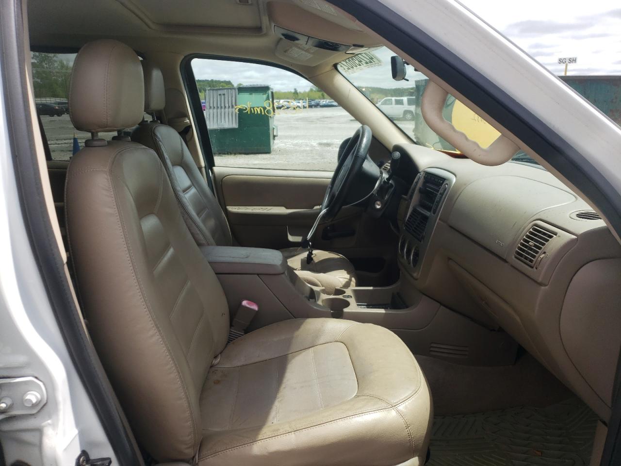Photo 5 from auction – 2005 FORD EXPLORER X with VIN 1FMZU73K05UB28980