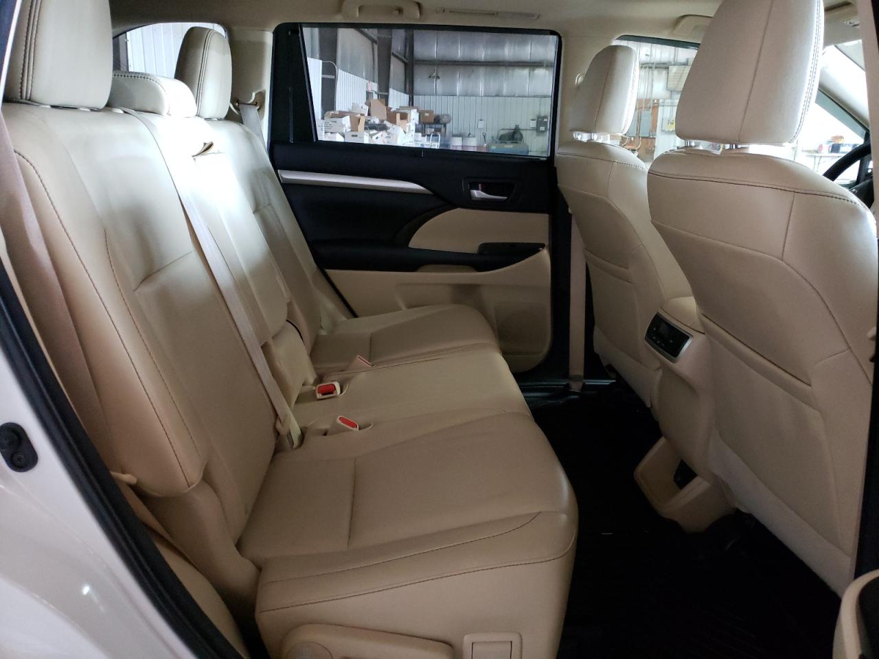 Photo 6 from auction – 2015 TOYOTA HIGHLANDER with VIN 5TDKKRFH9FS088976