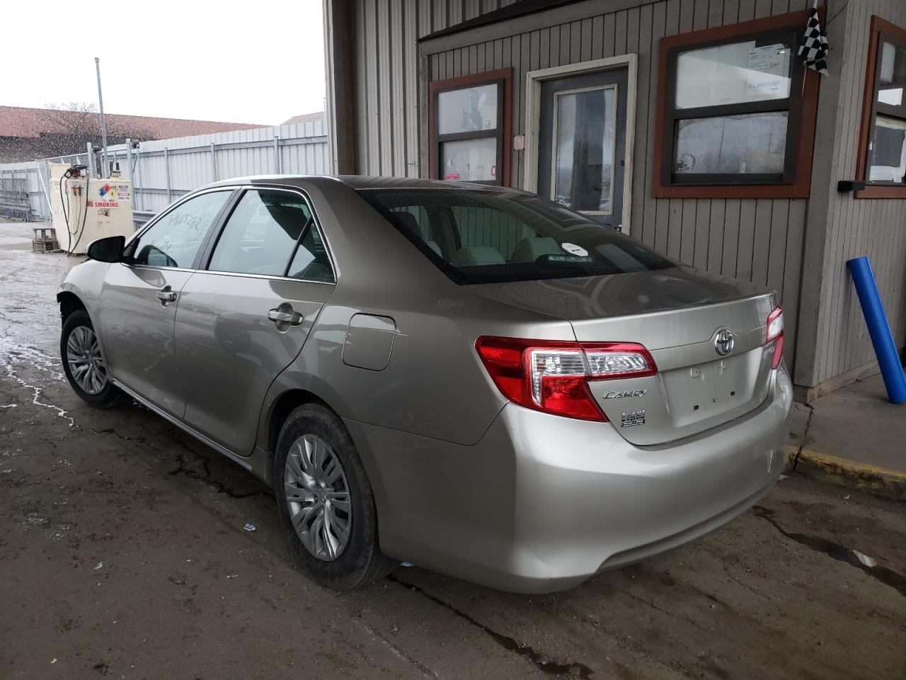 Photo 3 from auction – 2014 TOYOTA CAMRY L with VIN 4T4BF1FK9ER355157