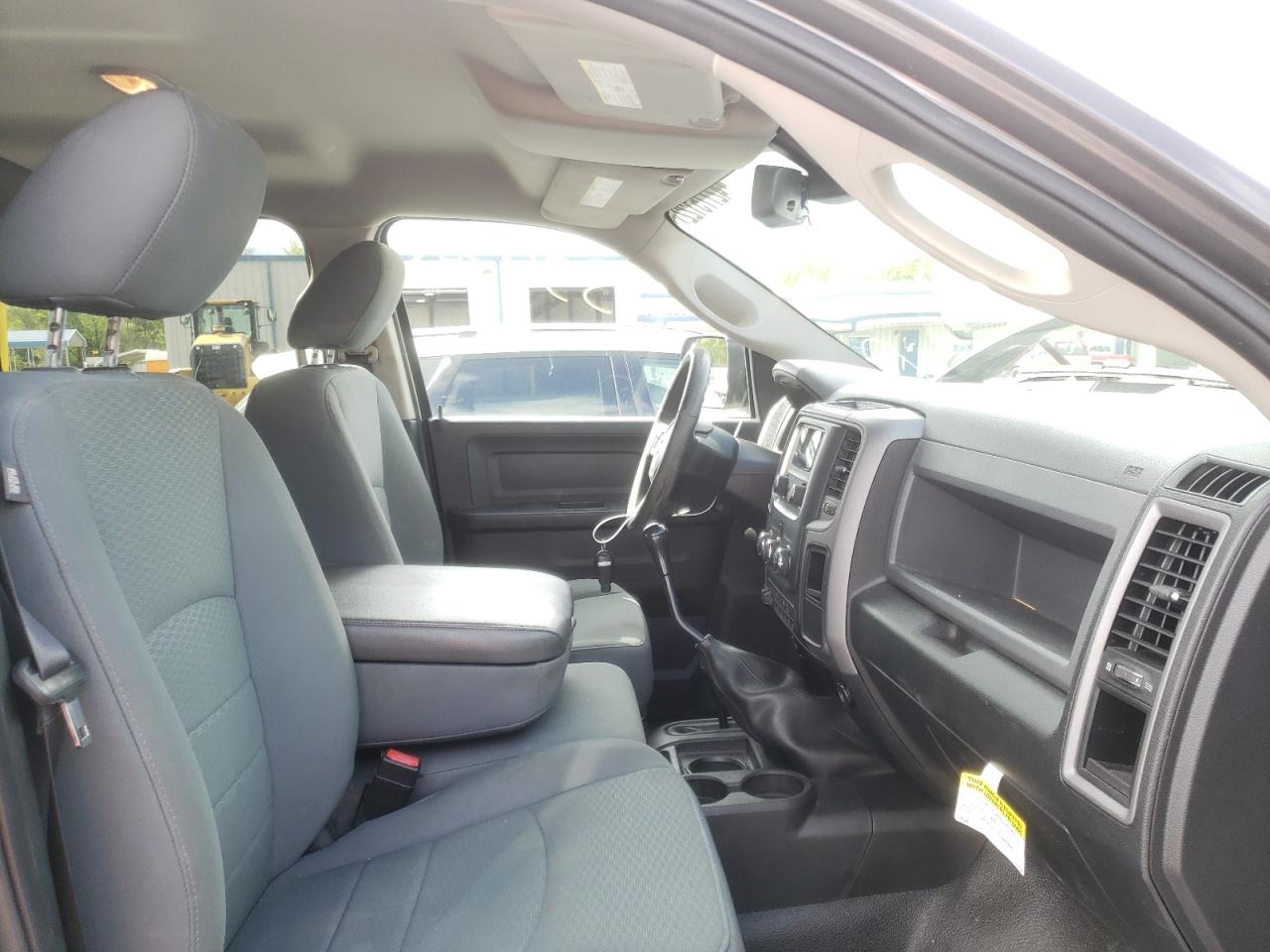 Photo 5 from auction – 2017 RAM 3500 ST with VIN 3C63R3CL2HG786084