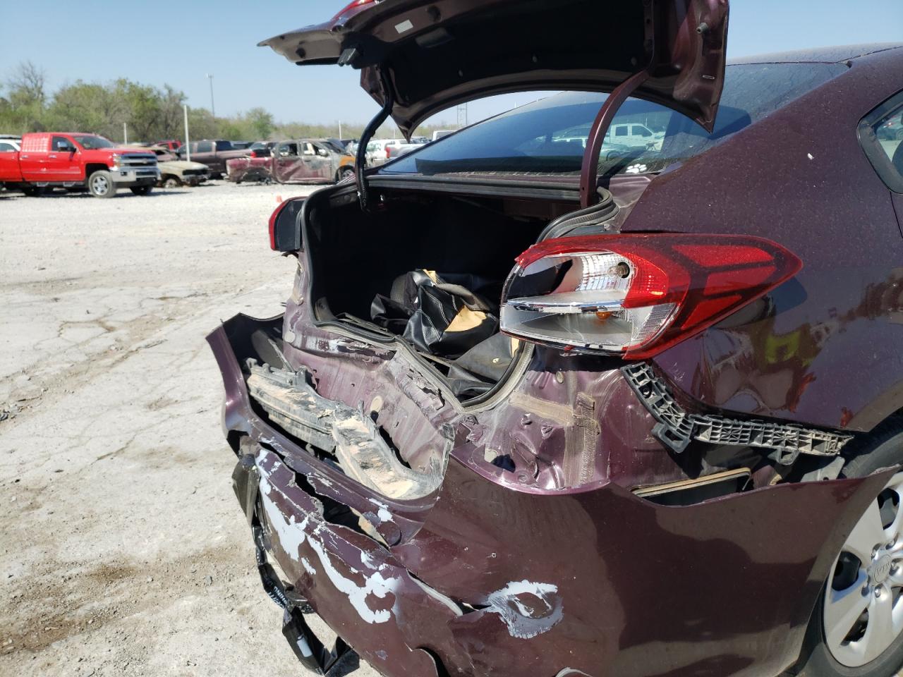 Photo 9 from auction – 2018 KIA FORTE LX with VIN 3KPFK4A73JE220698